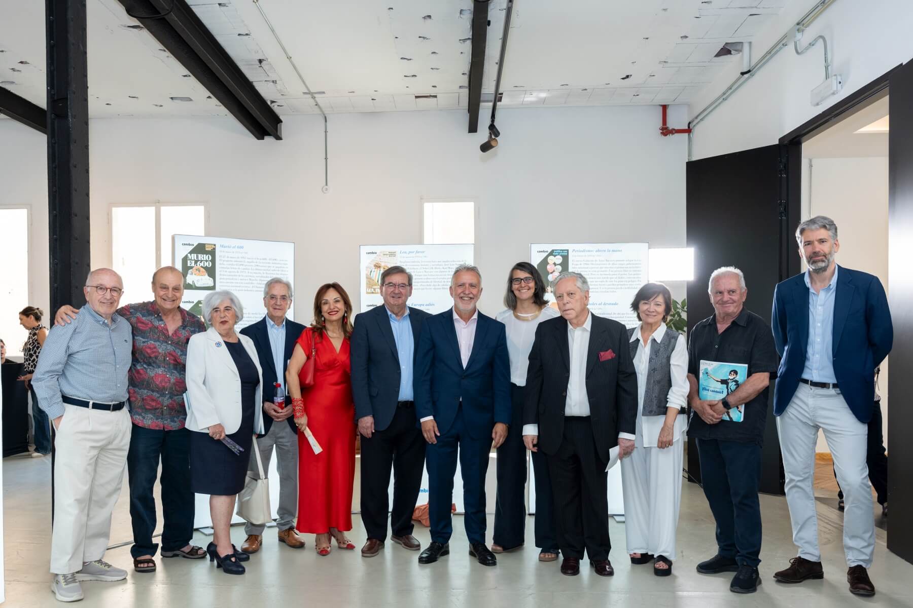 Imagen Inauguración de la  exposición ‘¡Qué Cambio16! Las páginas de Cambio16 que hicieron historia’
