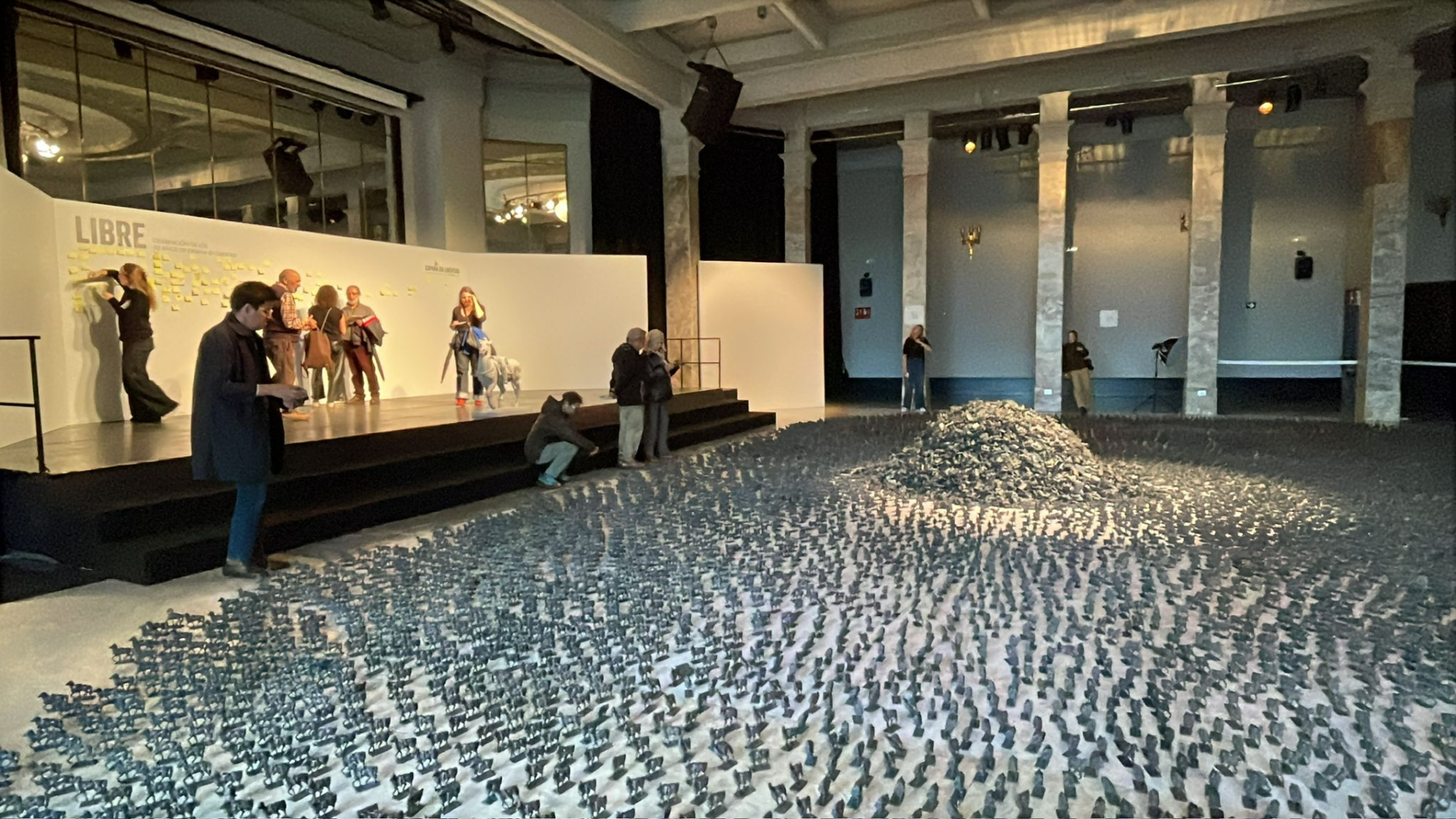 Imagen Más de 3000 personas particpan en ‘Libre’, la instalación artística de Fernando Sánchez Castillo