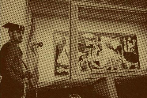 Un guardia civil custodioa el Gernika de Picasso